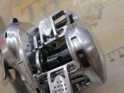 Shimano 16 METANIUM MGL XG Right Baitcast Reel Gear Ratio 8.5:1 F/S from Japan