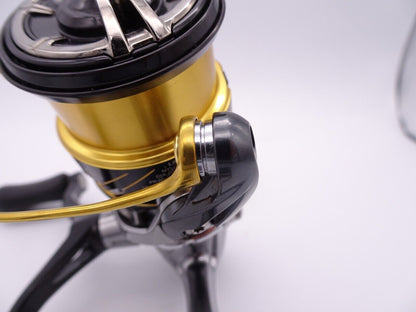 Shimano 16 VANQUISH C3000SDH Spinning Fishing Reel Gear 5.3:1 F/S from Japan