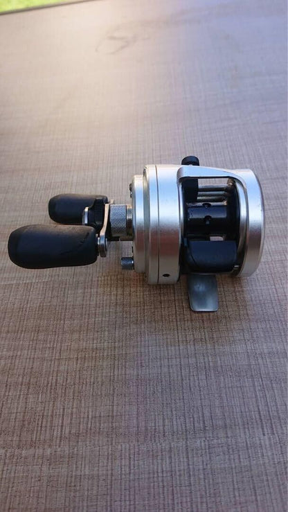 Shimano 12 CALCUTTA 101 LEFT Baitcasting Reel Gear Ratio 5.9:1 F/S from Japan