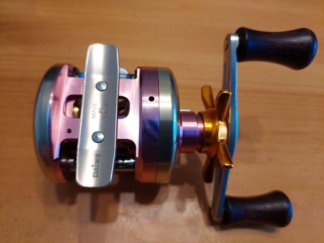 Daiwa Baitcasting Reel MEGABASS M-ITO 103 Limited R-H Gear 5.8 F/S from Japan