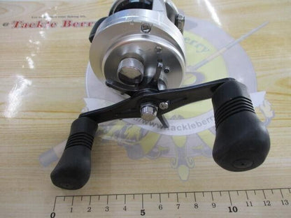 SHIMANO 12 OCEA CALCUTTA 200PG 5.0:1 Baitcasting Reel Free Shipping from Japan