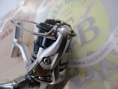 Shimano Spinning Reel 19 STRADIC C2000S Gear Ratio 5.1:1 185g F/S from Japan