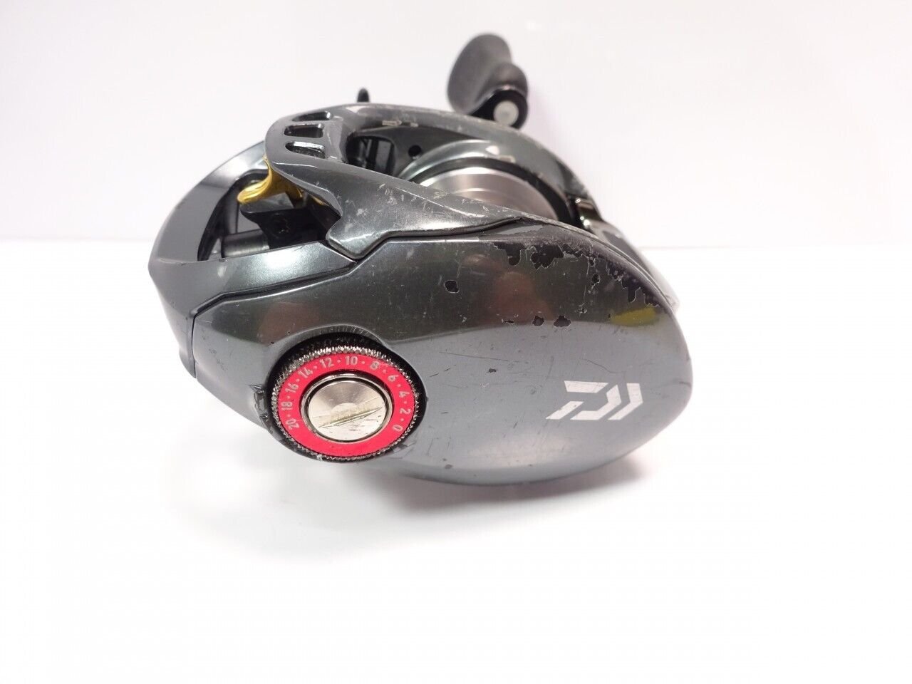 Daiwa 17 TATULA SV TW 7.3R Bait Casting Reel 200g Right Handle F/S from Japan