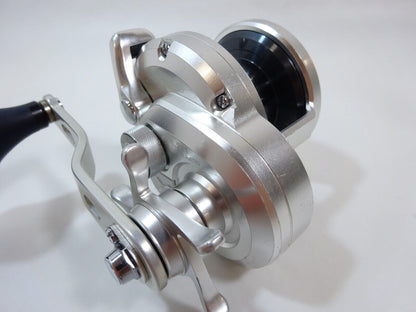 Shimano 11 OCEA JIGGER 2000NRHG Right Jigging Baitcasting Reel F/S from JAPAN