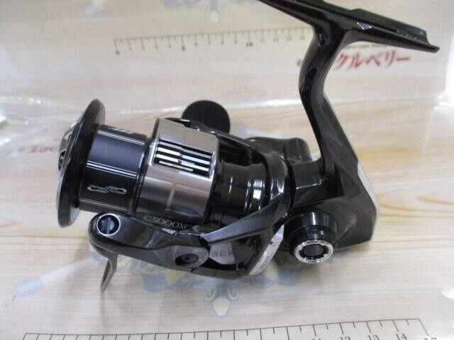 Shimano Spinning Reel 23 VANQUISH C5000XG 220g Gear Ratio 6.2:1 F/S from Japan