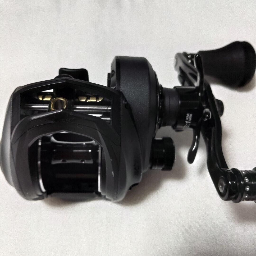 Abu Garcia Baitcasting Reel REVO BEAST 40 HS 7.3:1 Right-Handed F/S from Japan