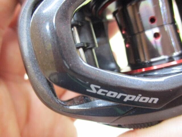 Shimano 16 SCORPION 70XG R-H Baitcasting Reel Gear Ratio 8.2:1 F/S from Japan