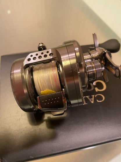 Shimano 17 CALCUTTA CONQUEST BFS HG R-H Baitcast Reel Gear 6.8:1 F/S from Japan