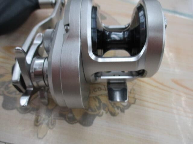 Shimano 17 OCEA JIGGER 1500PG Baitcast Reel Right Hand Gear 5.1:1 F/S from Japan