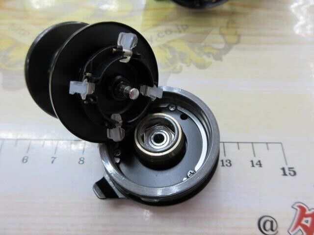 Shimano 20 METANIUM XG Baitcast Reel Left Hand Gear Ratio 8.1:1 F/S from Japan