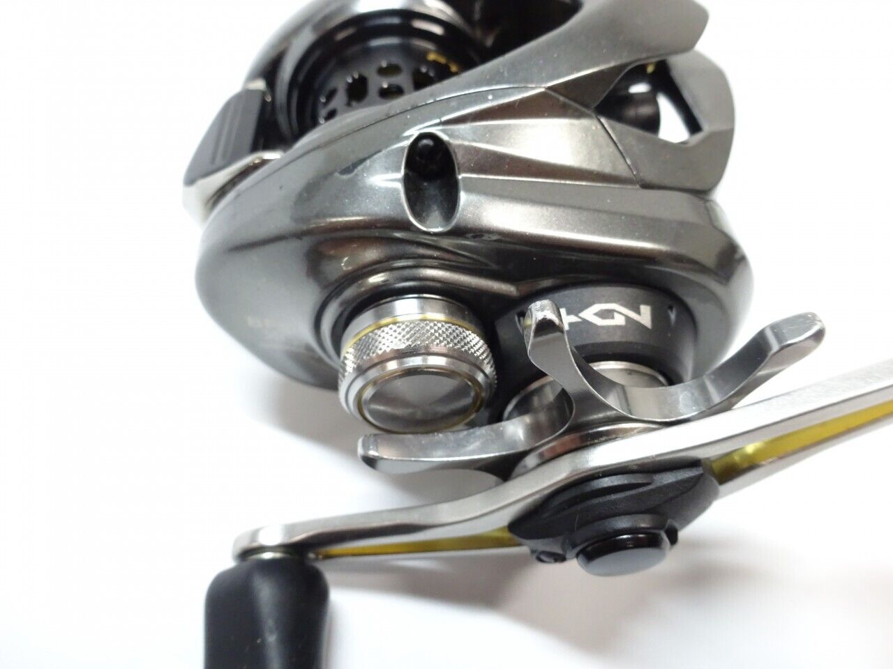 Shimano 16 ALDEBARAN BFS XG Right Handle Bait Reel Gear Ratio 8.0:1 F/S from JPN