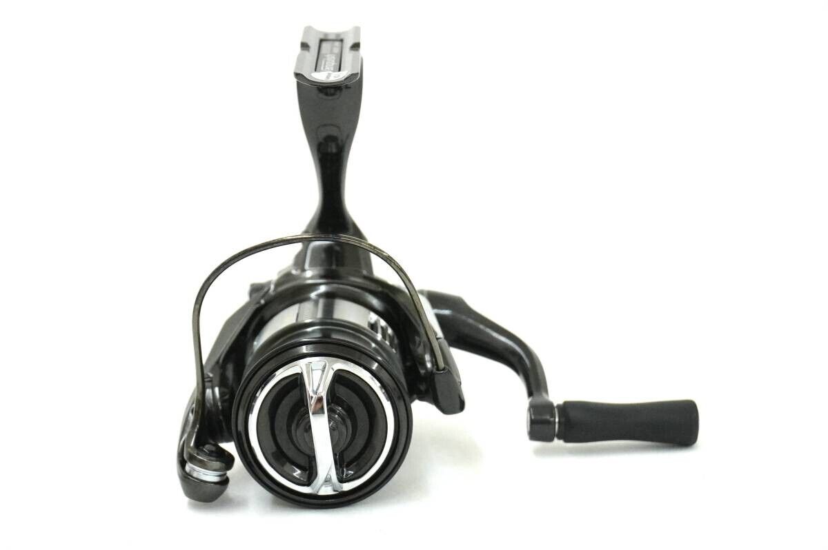 Shimano 23 VANQUISH 1000SSSPG Spinning Reel 140g Gear Ratio 4.4:1 F/S from Japan