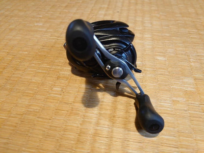 Shimano 13 METANIUM HG Right Handle Baitcast Reel Gear Ratio 7.4:1 F/S from JPN