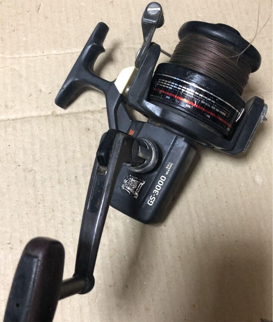 Daiwa Carboline Gs-3000 5.2:1 Vintage Spinning Reel Free Shipping from Japan