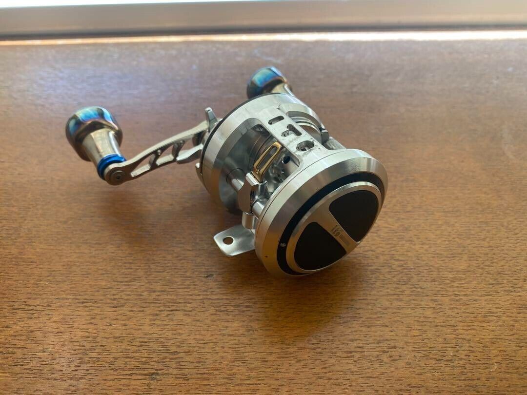 Daiwa MEGABASS MONOBLOCK 100XR 5.8 Right Handle Baitcasting Reel F/S from Japan