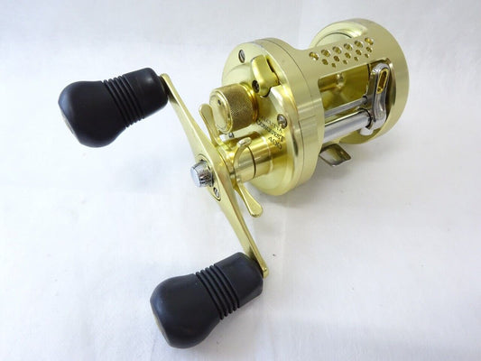 Shimano 01 CALCUTTA CONQUEST 400 Right Handle Bait Casting Reel F/S from Japan