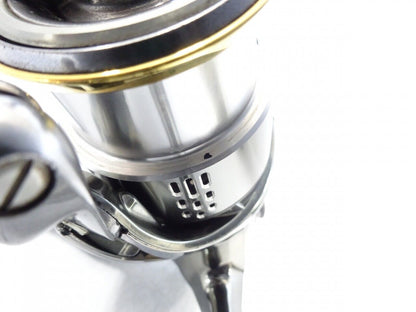 Shimano 18 STELLA 2500SHG Spinning Reel Gear Ratio 6.2:1 255g F/S from Japan