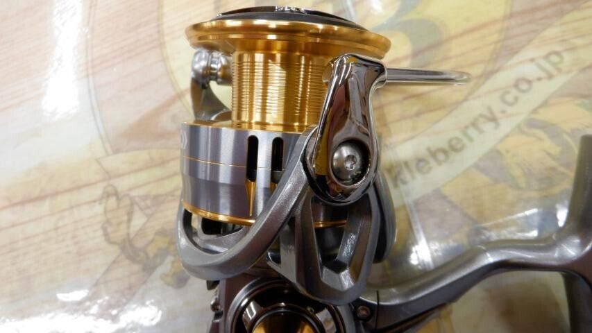 Daiwa 18 FREAMS LT-5000D-CXH Spinning Reel Gear 6.2:1 Free Shipping from Japan