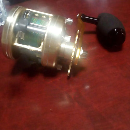 Shimano CALCUTTA 201XT LH Baitcasting Reel 260g Gear Ratio 5.0:1 F/S from Japan