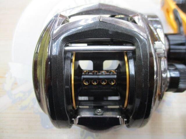 Abu Garcia REVO Big Shooter Compact Right-hand Baitcasting Reel F/S from Japan