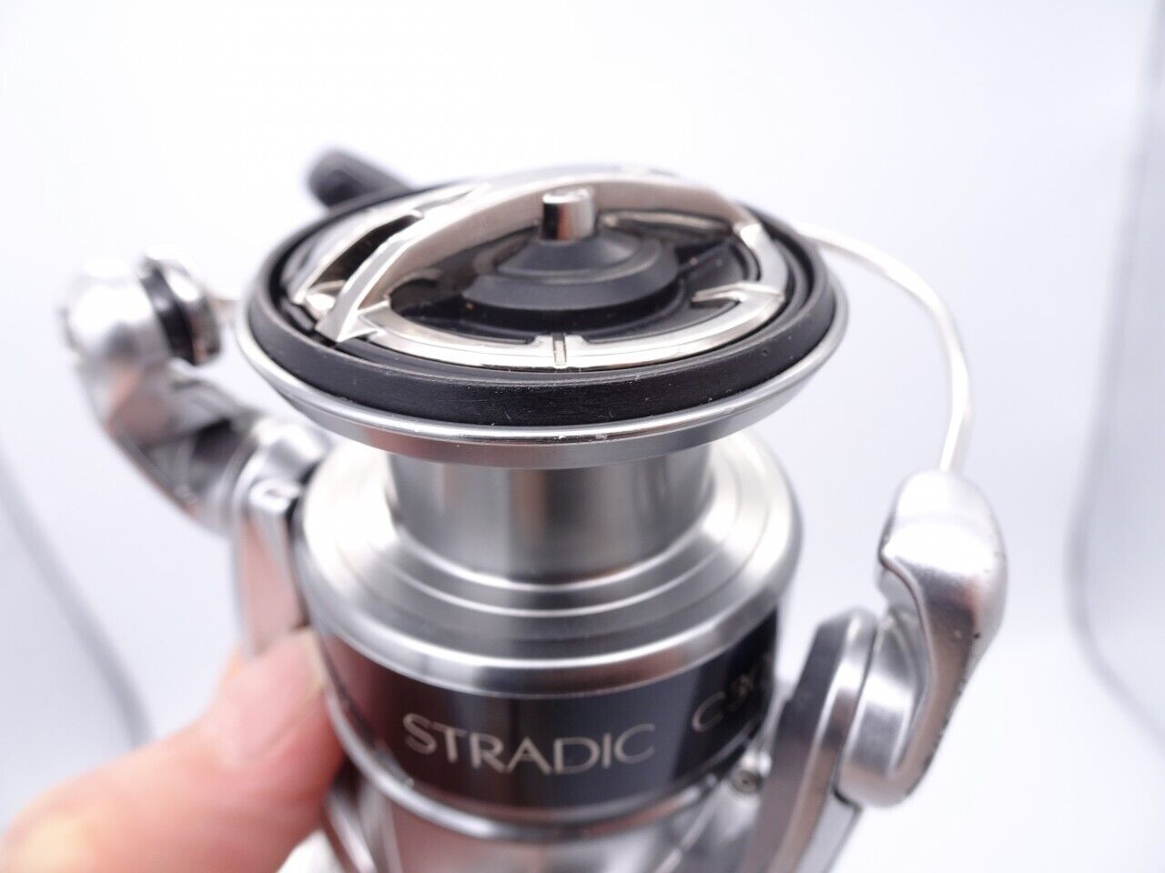 Shimano 15 STRADIC C3000HG Spinning Reel Gear Ratio 6.0:1 230g F/S from Japan