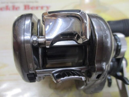 Shimano 15 METANIUM DC HG R-H Baitcast Reel 190g Gear Ratio 7.4:1 F/S from Japan