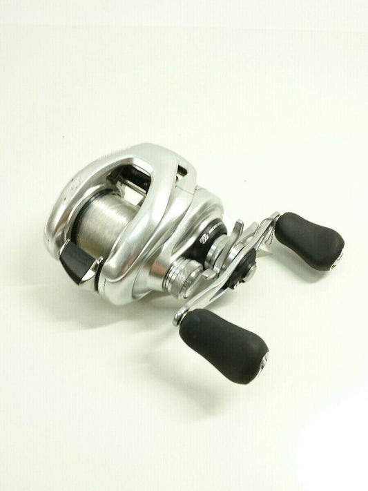 Shimano 16 Metanium HG Baitcasting Reel Right Handle Gear 7.4:1 F/S from Japan