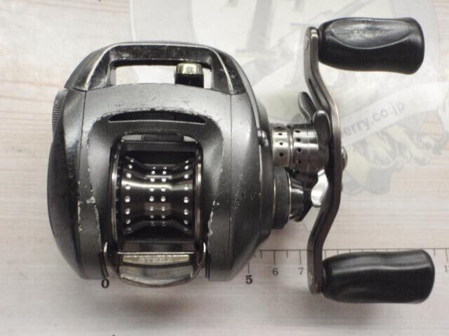 Daiwa 06 STEEZ 103H 6.3:1 Right Handle Baitcasting Reel Free Shipping from Japan