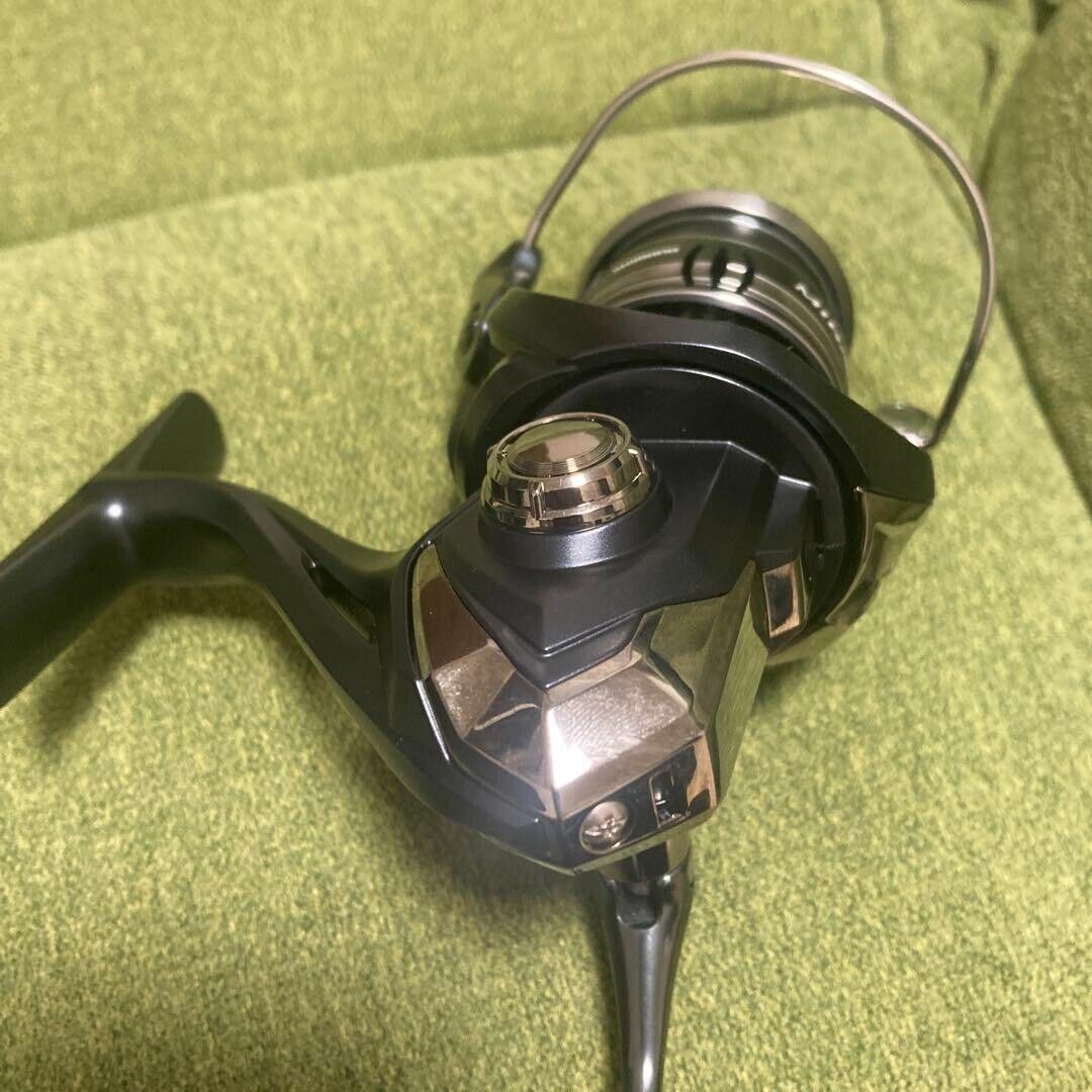 Shimano MIRAVEL C2000SHG Spinning Reel Gear Ratio 6.0:1 Weight 180g F/S from JP
