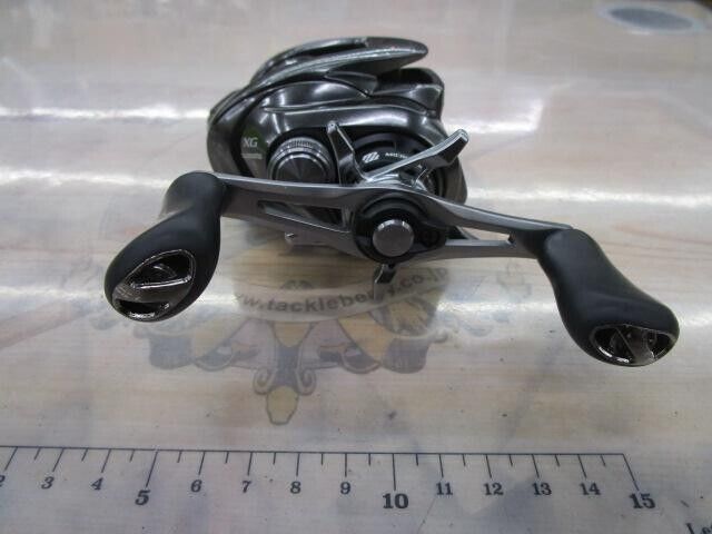 Shimano 20 METANIUM XG Right Handle Baitast Reel Gear Ratio 8.1:1 F/S from Japan