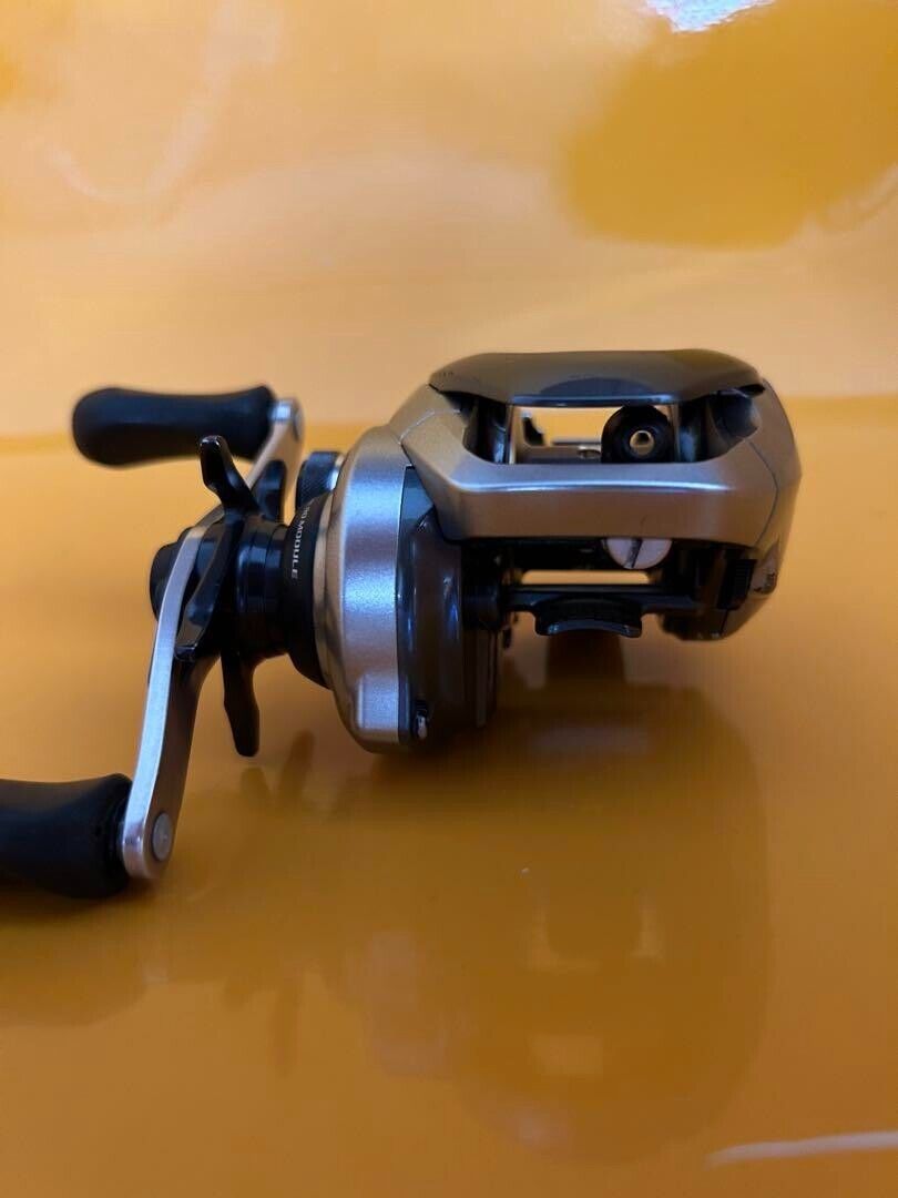 Shimano 13 METANIUM Baitcasting Reel Right Hand Gear Ratio 6.2:1 F/S from Japan