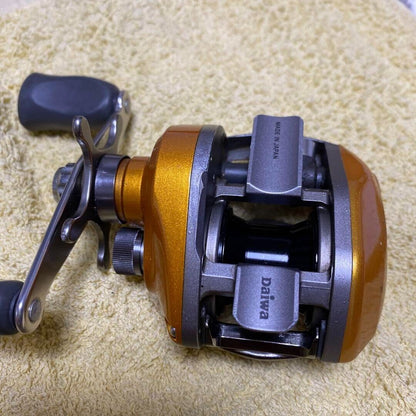 Daiwa Liberto Pixy Orange Amber 5.8:1 Baitcasting Reel Free Shipping from Japan