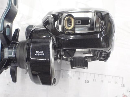 Shimano 17 GRAPPLER 300 HG Right Handle Baitcast Reel Gear 6.2 F/S from Japan