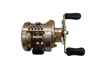 Shimano 00 CALCUTTA CONQUEST 200 Baitcast Reel R-H Gear Ratio 5.0:1 F/S from JP