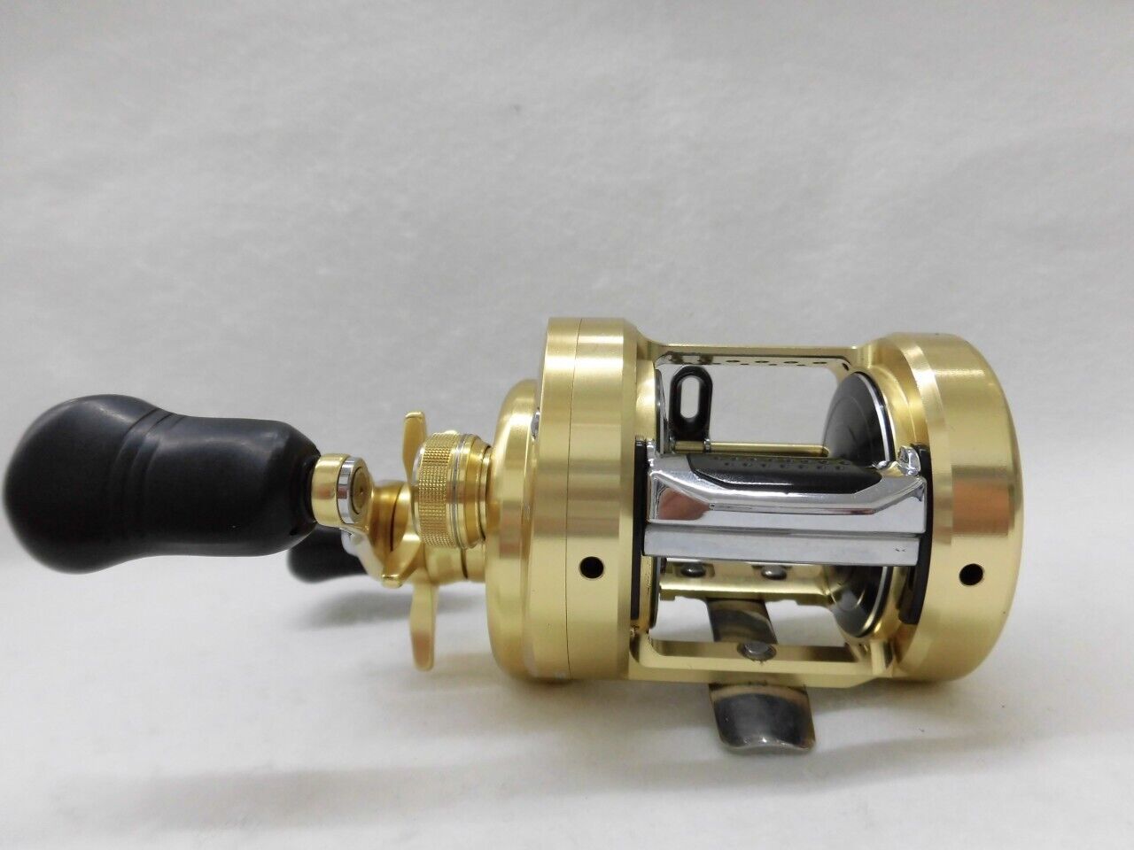 Shimano 15 CALCUTTA CONQUEST 401 Left Hand Baitcasting Reel 5.6:1 F/S from Japan