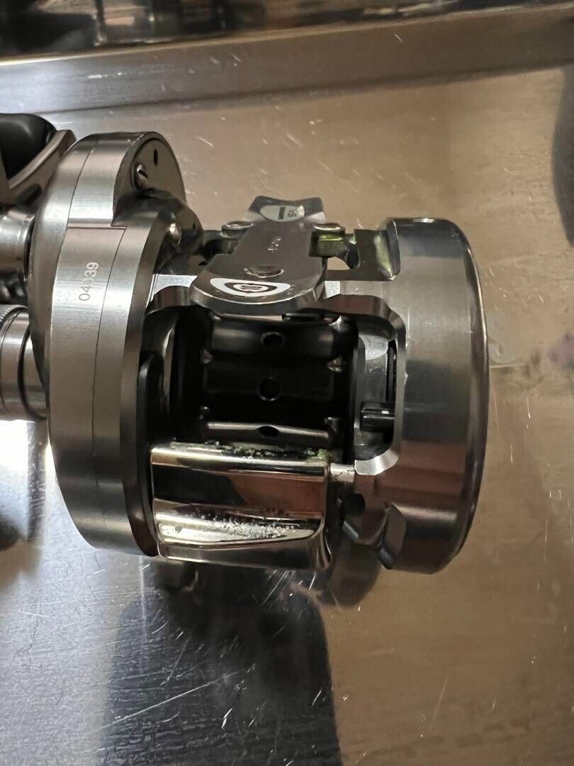 Shimano 20 CALCUTTA CONQUEST DC 200HG Right Bait Reel Gear Ratio 6.2:1 F/S Japan