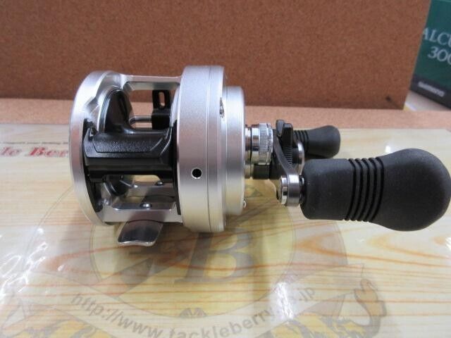 Shimano 13 CALCUTTA 300 Baitcast Reel Right Hand Gear Ratio 5.6:1 F/S from Japan