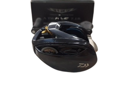 Daiwa 21 STEEZ A TW HLC 7.1 R 7.1:1 Right Handle Baitcast Reel F/S from Japan