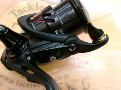 Daiwa 18Tatula LT2500S-XH Spinning Reel Fishing from Japan