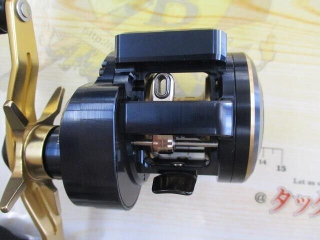 Daiwa 21 Saltiga IC 100P-DH Baitcast Reel 300g Gear Ratio 4.8:1 F/S from Japan