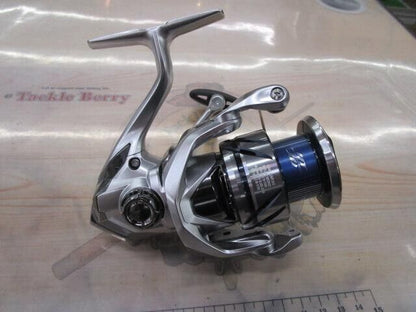 Shimano 23 Stradic C3000HG Spinning Reel Fishing from Japan