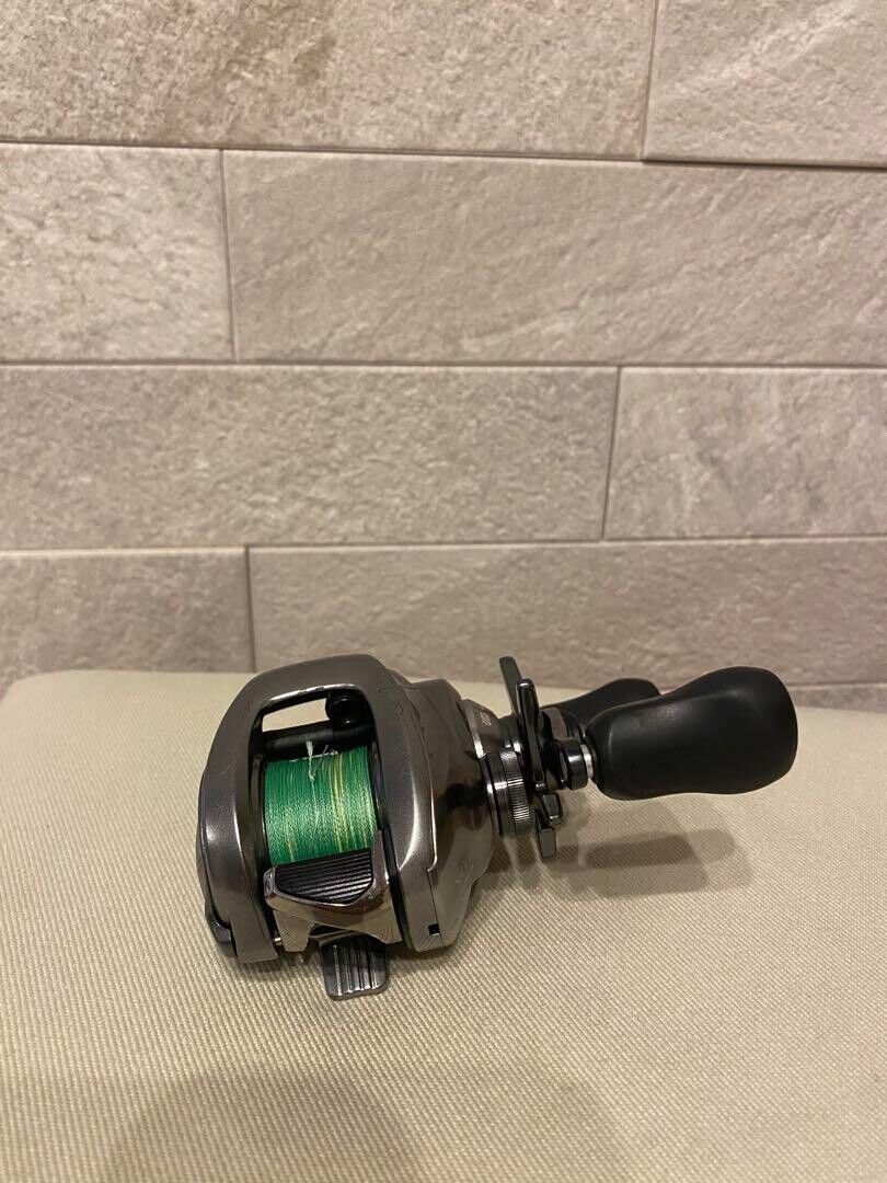 Shimano BANTAM XG RIGHT Baitcasting Reel 225g Gear Ratio 8.1:1 F/S from Japan