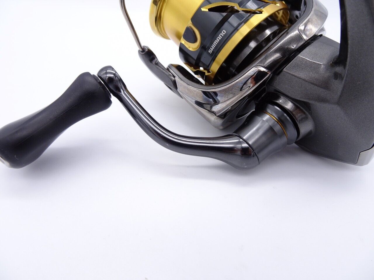 Shimano 20 TWIN POWER C2000SHG Spinning Reel Gear Ratio 6.1:1 F/S from Japan