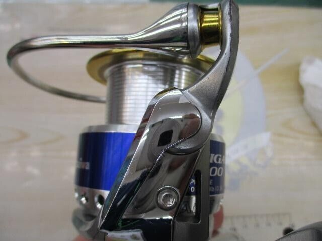 Daiwa Spinning Reel SALTIGA Z 4000 Gear Ratio 4.9:1 Weight 575g F/S from Japan