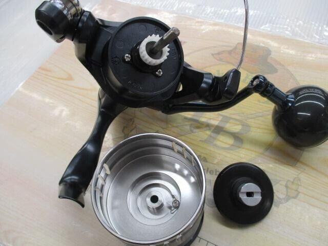 Shimano Spinning Reel 20 STRADIC SW 6000XG 440g Gear Ratio 6.2:1 F/S from Japan