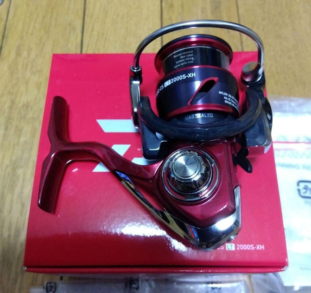 Daiwa 21 FUEGO CS LT2000S-XH Spinning Reel Gear Ratio 6.2:1 185g F/S from Japan