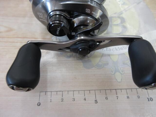 Shimano 17 Chronarch MGL 150 HG Right Baitcasting Reel 7.1:1 F/S from Japan