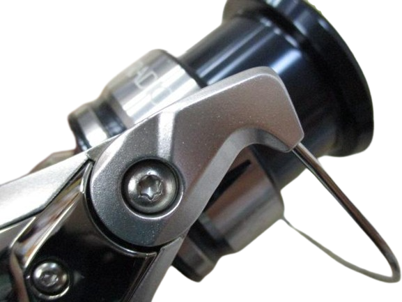 Shimano 19 STRADIC 3000MHG Spinning Reel Gear Ratio 5.8:1 245g F/S from Japan