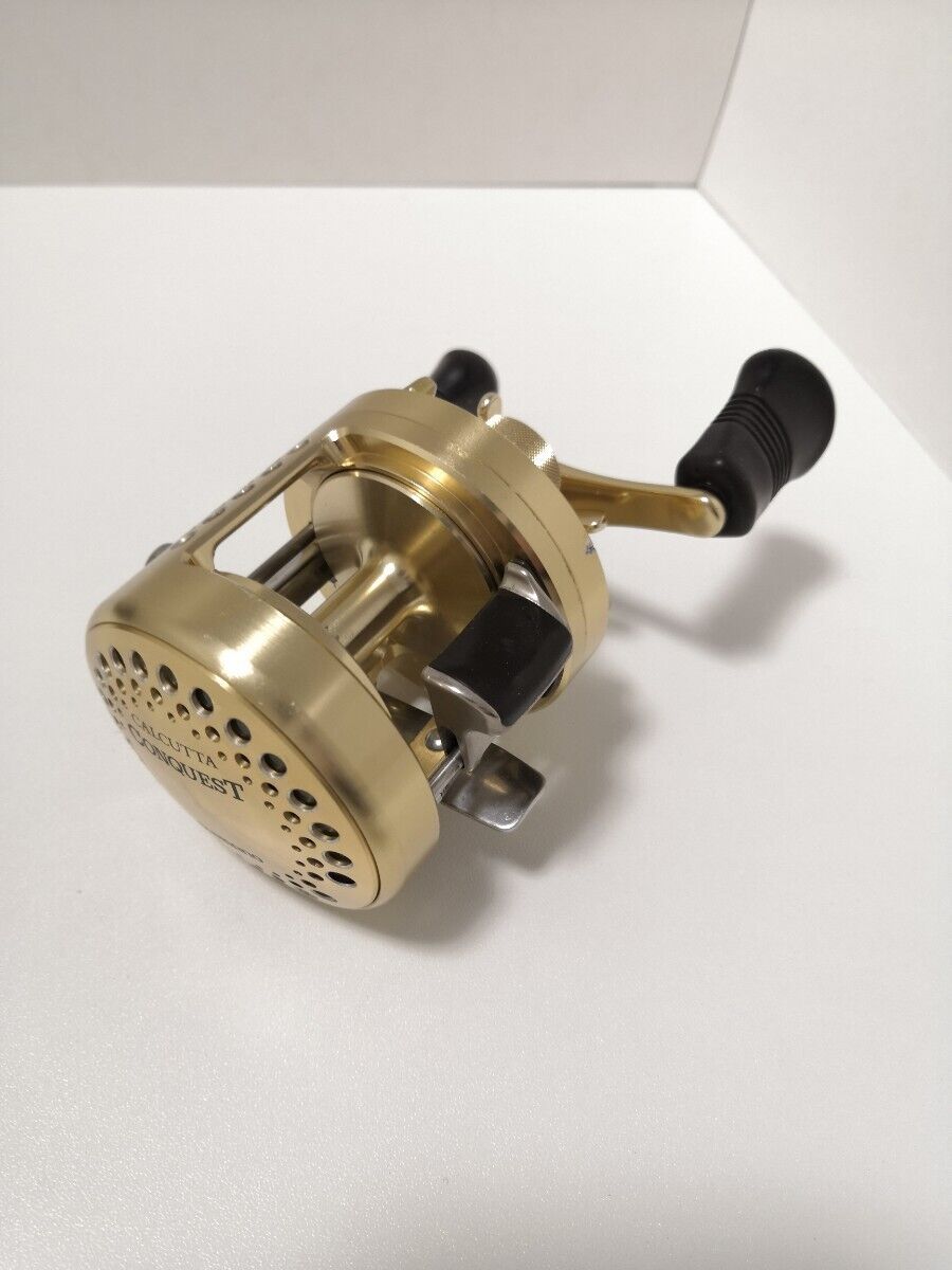 Shimano 01 CALCUTTA CONQUEST 300 Right Baitcast Reel Gear 5.0:1 F/S from Japan