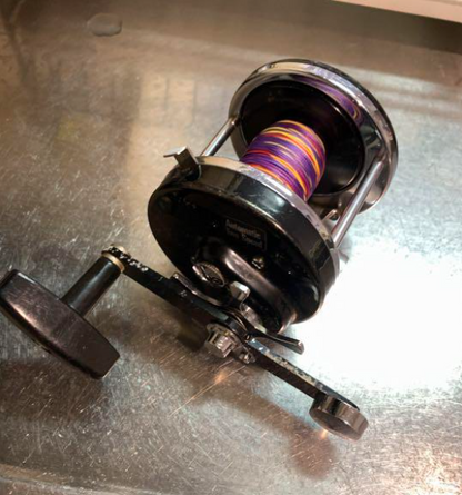 Abu Garcia Ambassadeur 9000C Baitcasting Reel Right Handle F/S from Japan